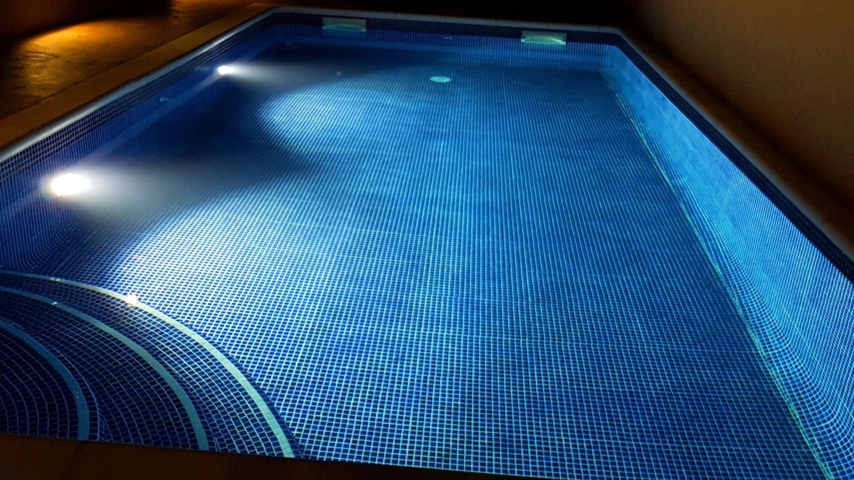 Calella House | House with central pool, barbecue, wifi, a.a. and 300m from the beach.