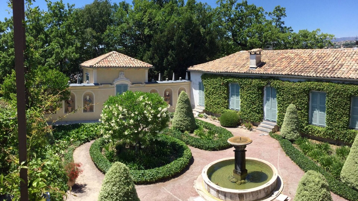 Gairaut Villa | House with character with outstanding views. 5 to 9 persons