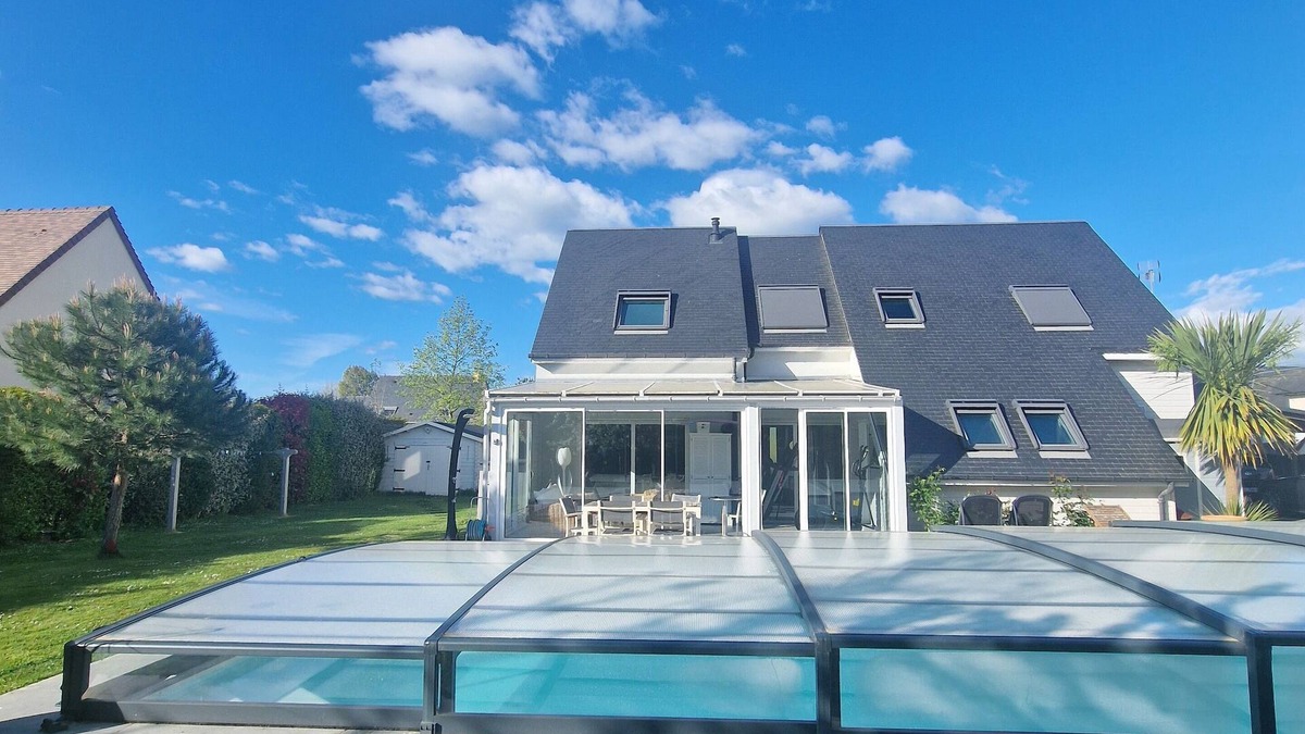 Sallenelles House | HOUSE WITH COVERED HEATED POOL 10m x 4m IN QUIET AREA, SEA AND COUNTRYSIDE.