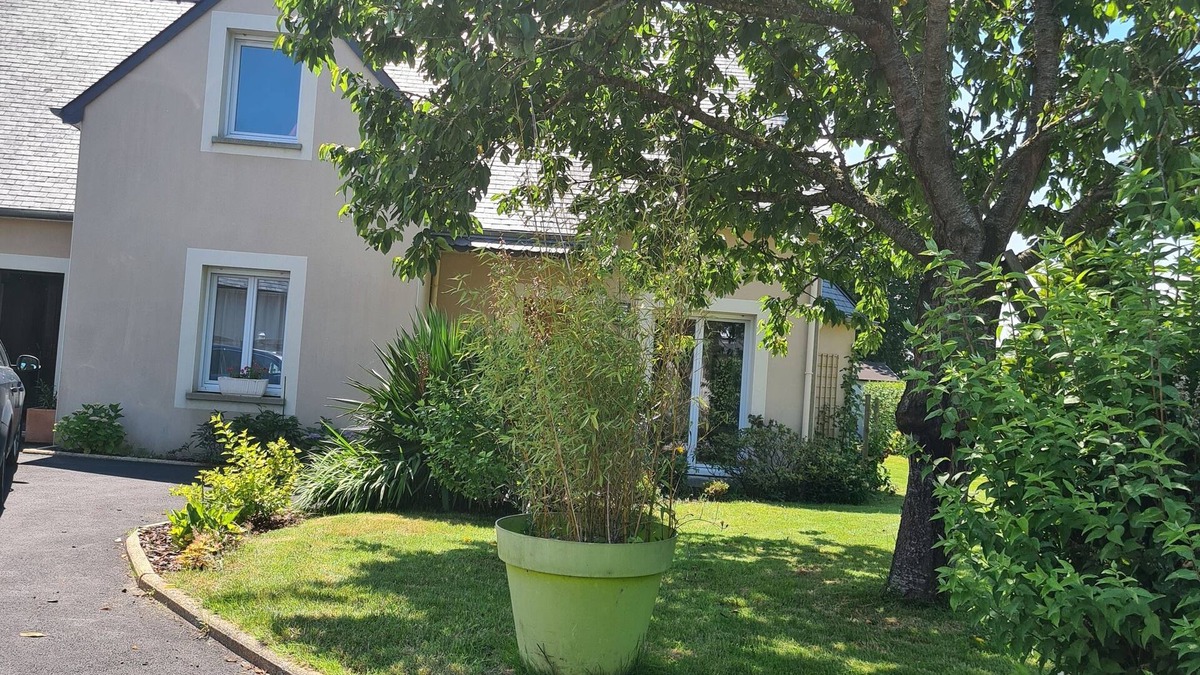 Pleurtuit House | House with enclosed garden-5 km from the beach