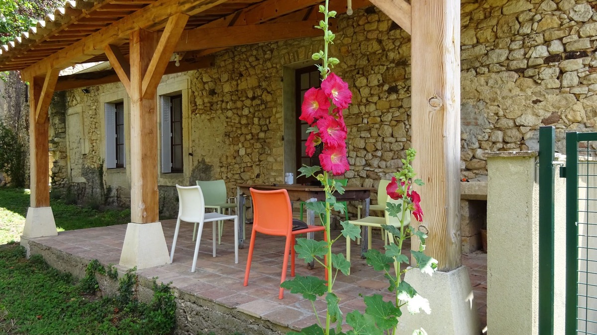 Saint Michel d'Euzet House | House with garden, sleeps 4, in the heart of the vineyards, near the Cèze river.