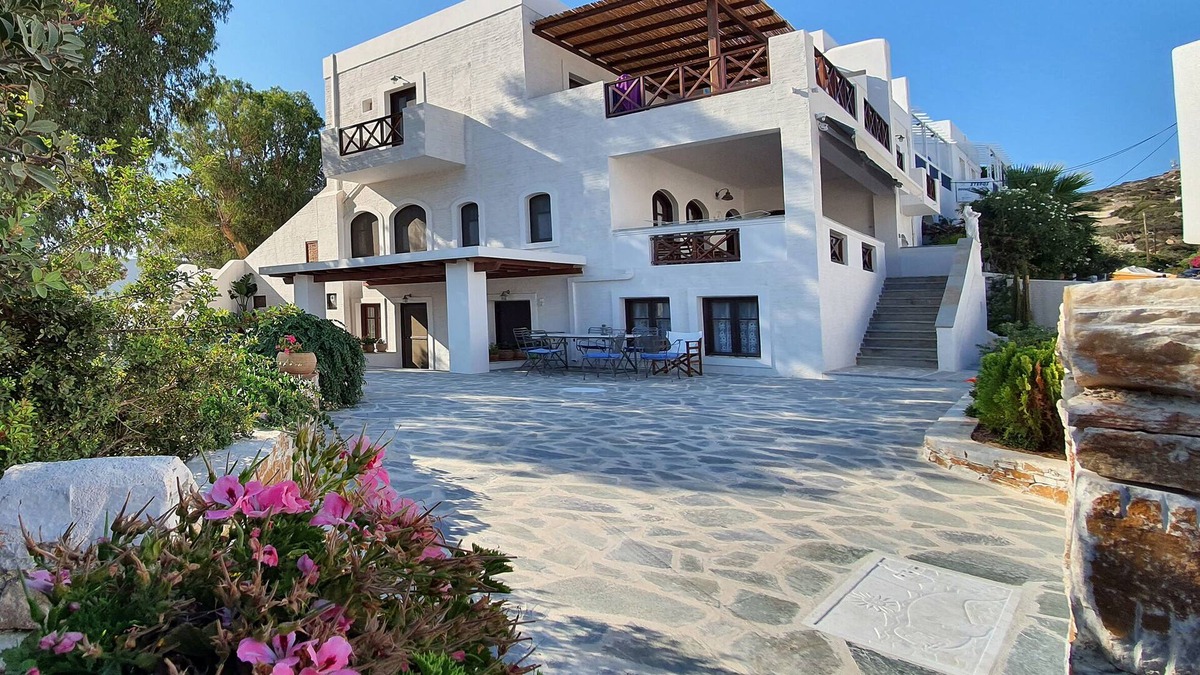 Galissas Apartment | House with friendly atmosphere and sea and sun set view close to a sundy beach