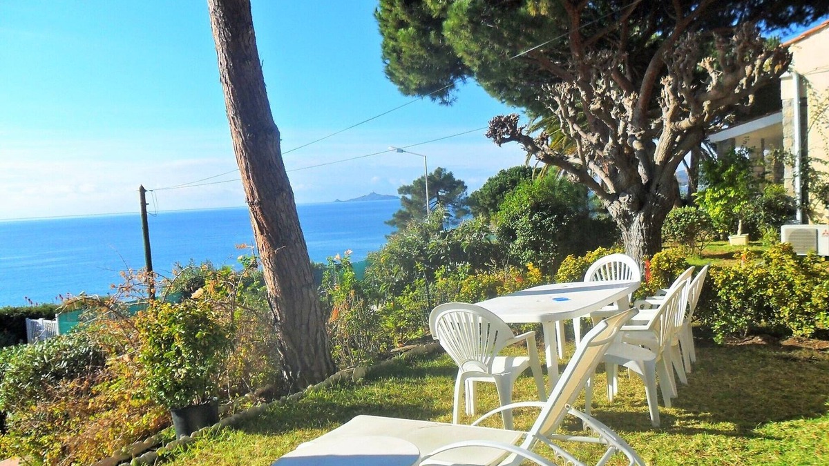 Ajaccio House | House with garden beach Scudo