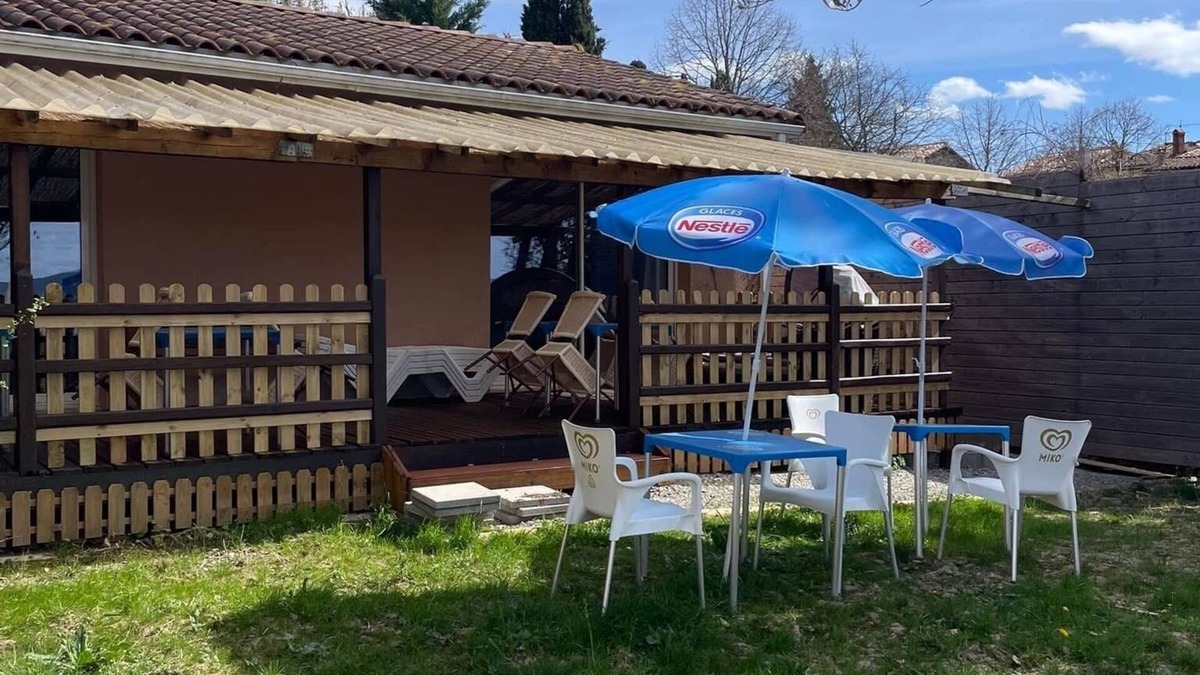 Montbel House | House with garden, in Ariege, facing Lac de Montbel.