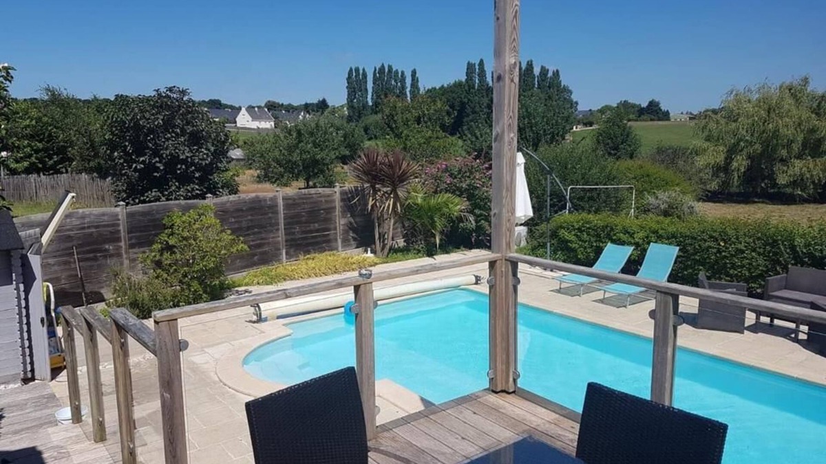 Gestel House | House with heated pool and large garden
