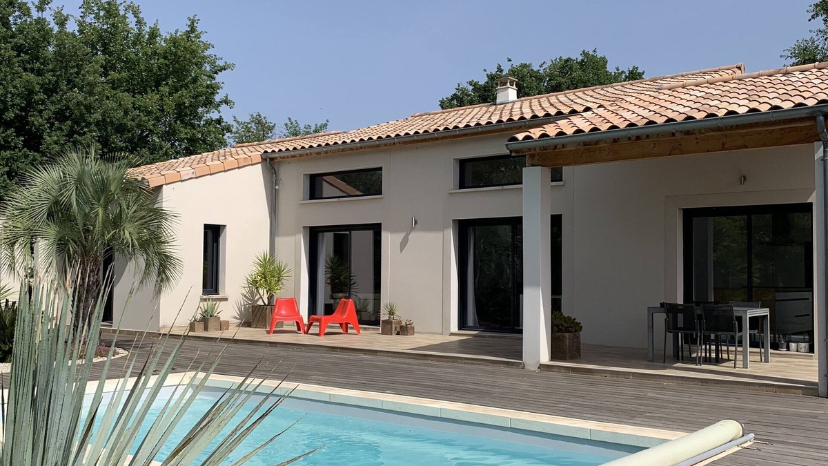 Grignan Villa | House with heated pool in Grignan