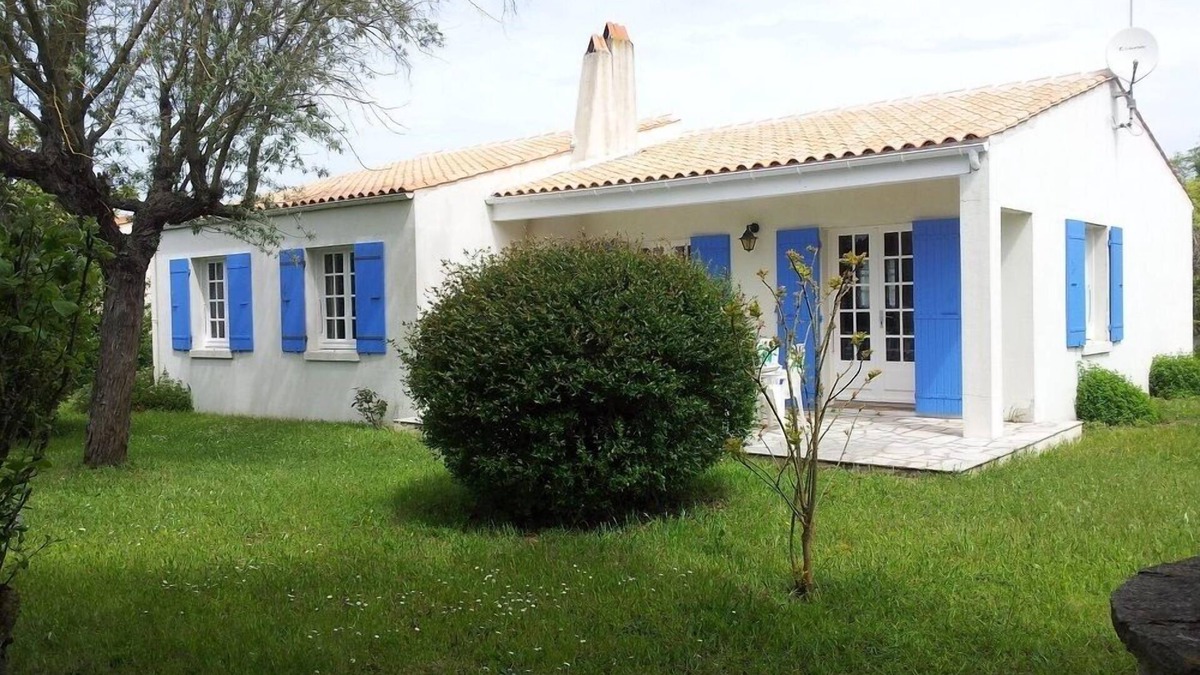 La Bree-les-Bains House | House with large garden close to shops and beach