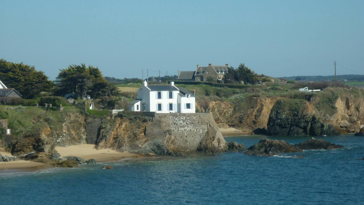 Coatroual House | House with many sea views. Private access to the beach
