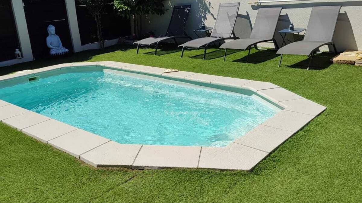 Le Beausset House | house with pool in beausset