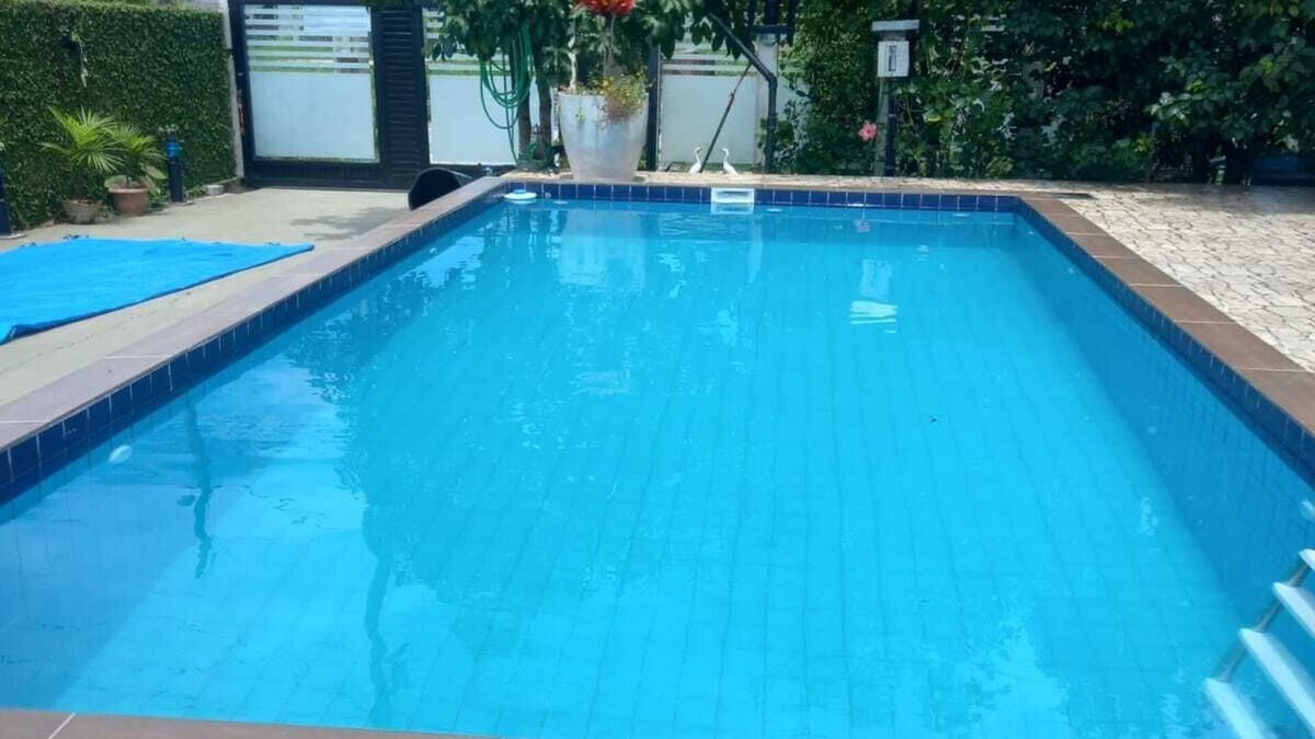 Matinhos House | House with pool in Matinhos House accommodates up to 15 people. Super cozy.