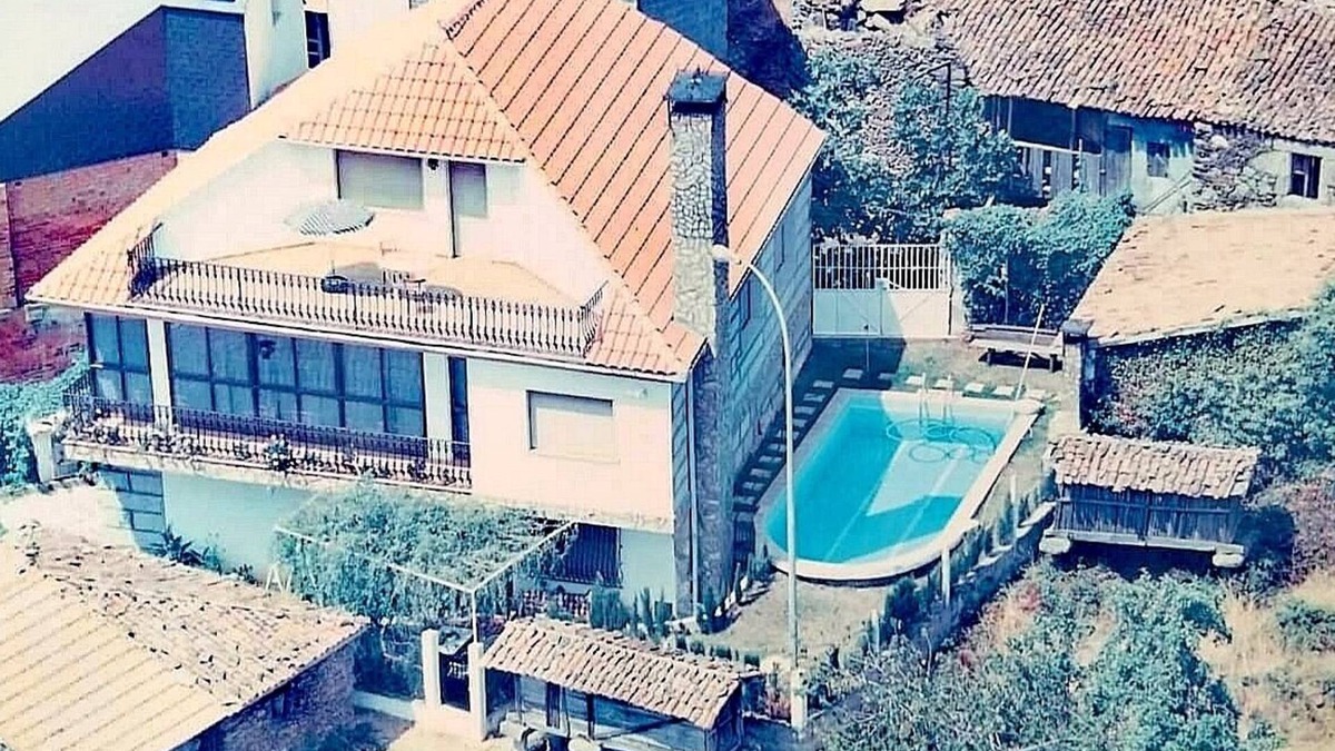 Castrelo de Mino House | House with pool in Ramíras, Ourense