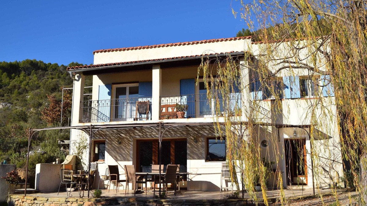 Salernes House | House with pool on the hill