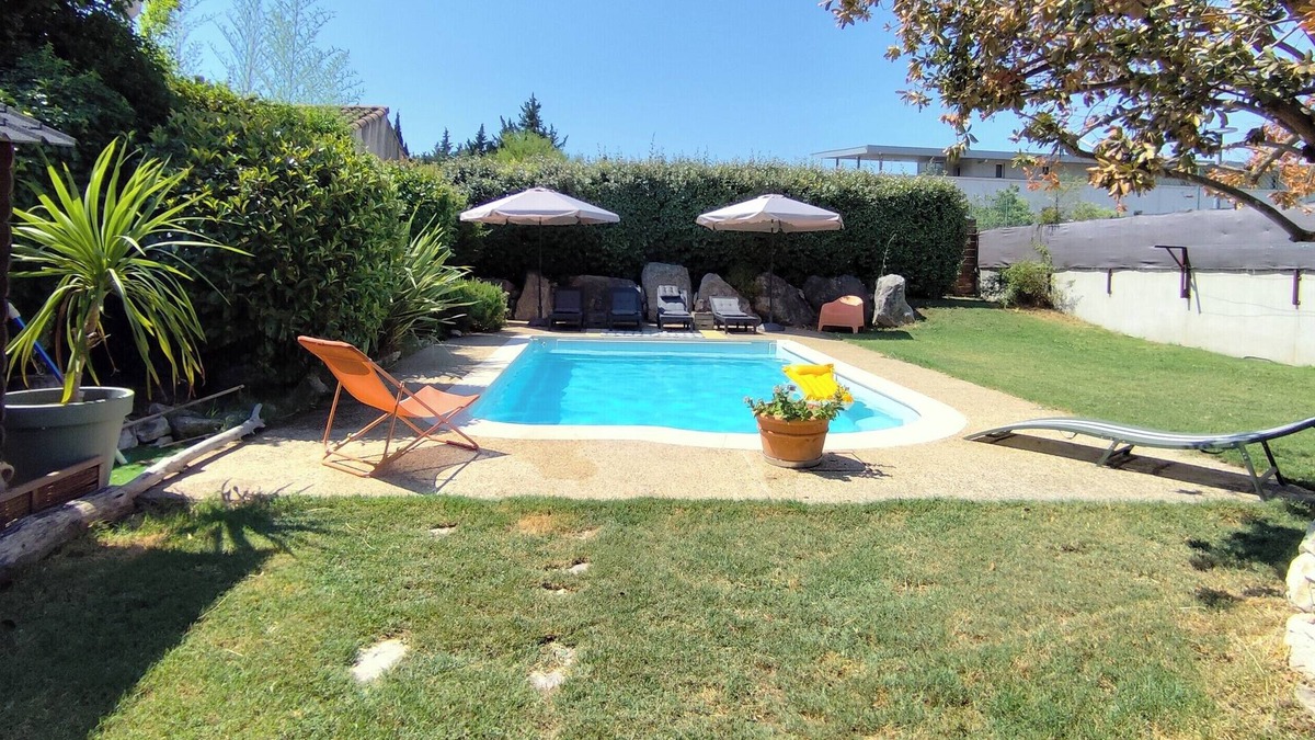 Orgon House | House with pool, summer kitchen, shaded terrace, large garden