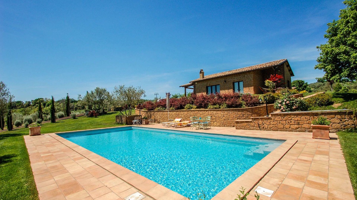 Gradoli Villa | House with private pool, airco & Wi-fi 500m from the Bolsena Lake. Great views!