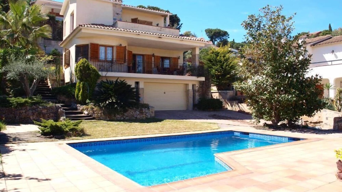 Arenys de Mar House | HOUSE WITH SEA VIEWS WITH PRIVATE POOL AND LARGE GARDEN
