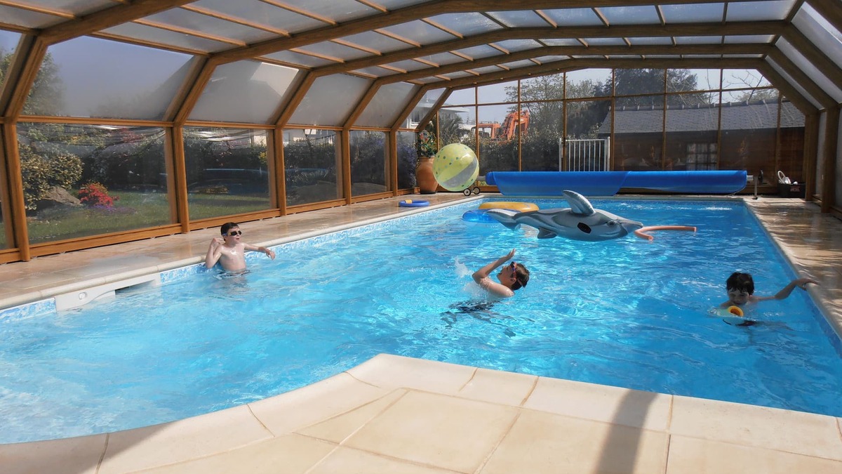 Tregunc House | House with sea view, beach access, indoor swimming pool, heated from 15/05/15/09