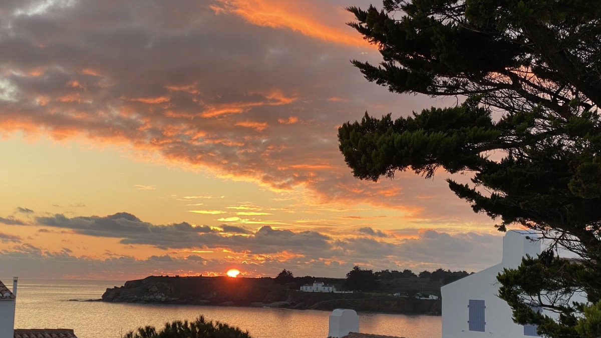 Ile d'Yeu House | House with sea view - Plage Vieilles - 4 bedrooms - sleeps 8