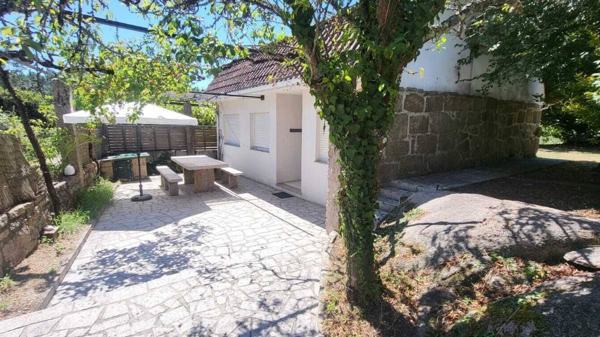Mos House | House with swimming pool and private property 15 minutes from Vigo (pet friendly).