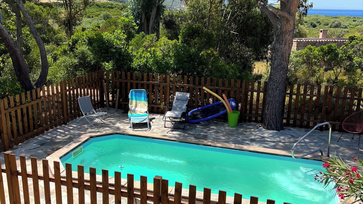 Galeria House | House with swimming pool, sea and mountain views with direct access to the beach 700m