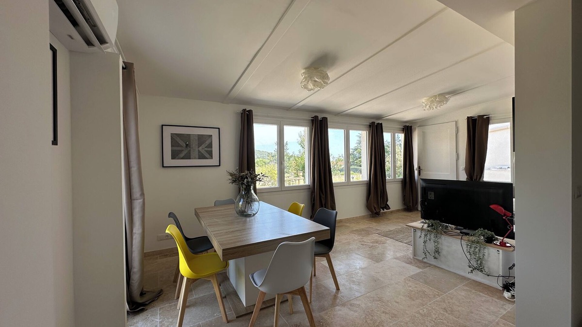 Ceyreste House | House with swimming pool in a green setting five minutes from the beach, unobstructed view