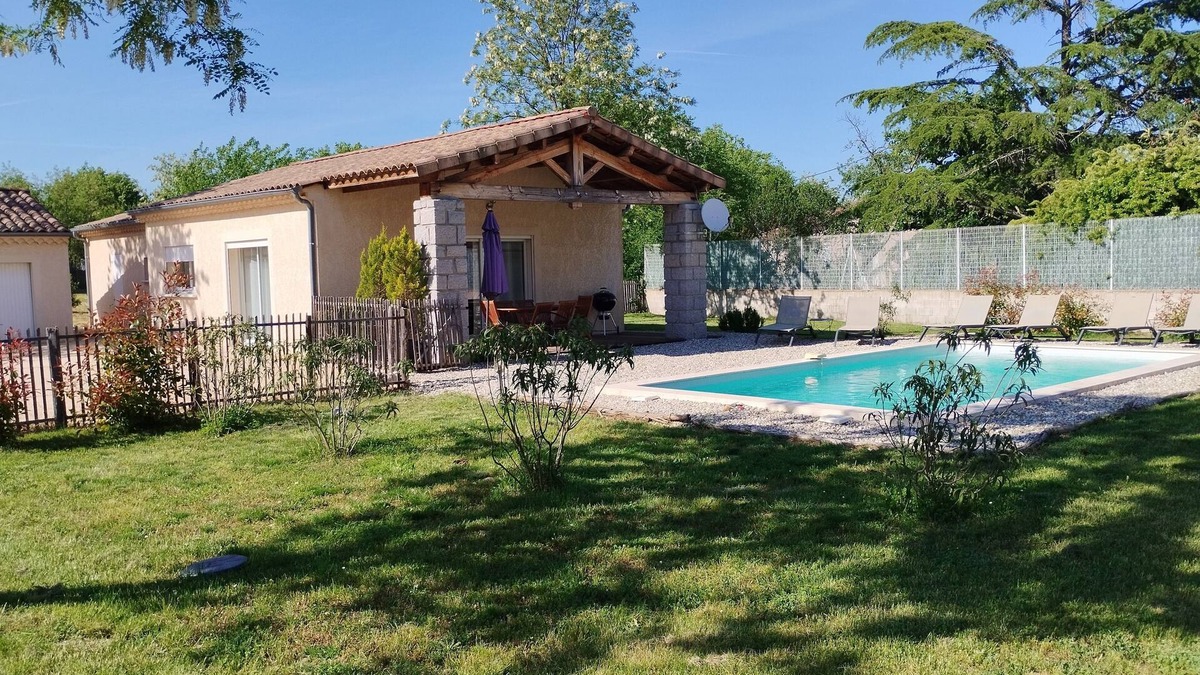 Labeaume House | House with swimming pool for rent from Sunday to Sunday