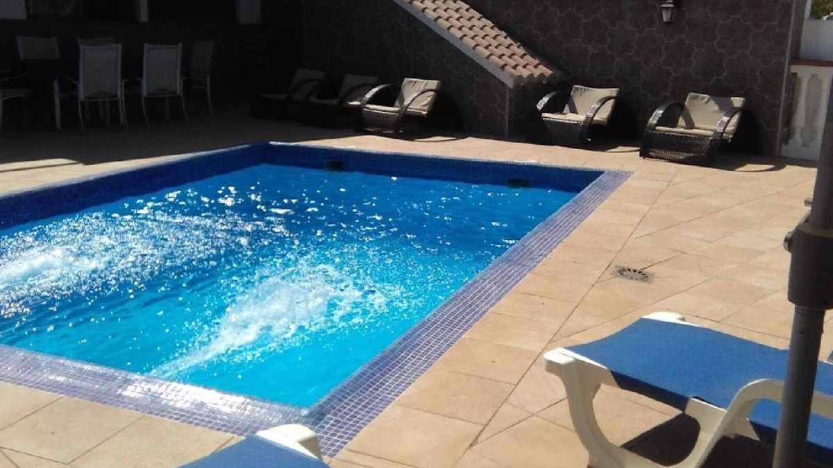 Guevejar House | HOUSE WITH SWIMMING POOL, VIEWS, WIFI, GAMES, LIVING ROOM WITH CHIMNEY