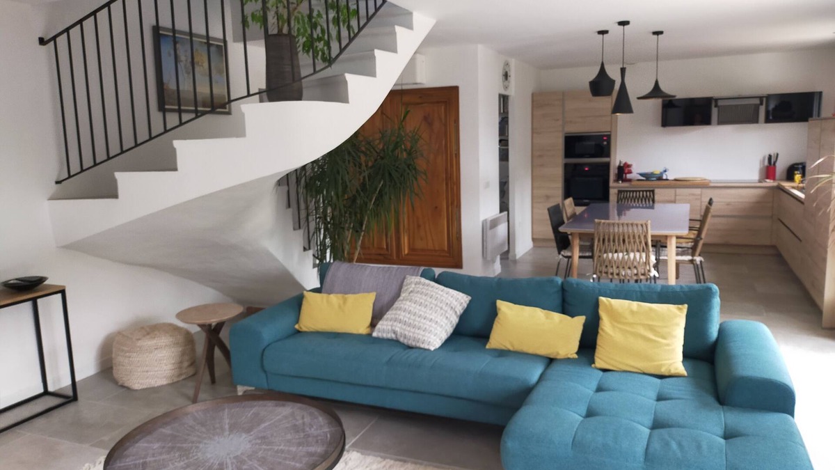 Jouques House | House with swimming pool in the heart of Provence