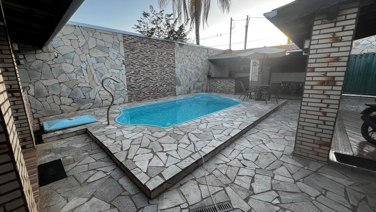 Centro Politico Administrativo House | House with swimming pool and barbecue.