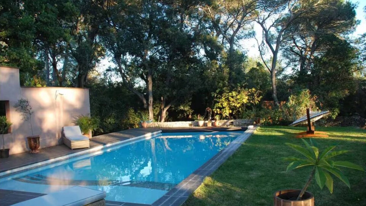 Les 3 Ponts House | House with swimming pool and outbuilding