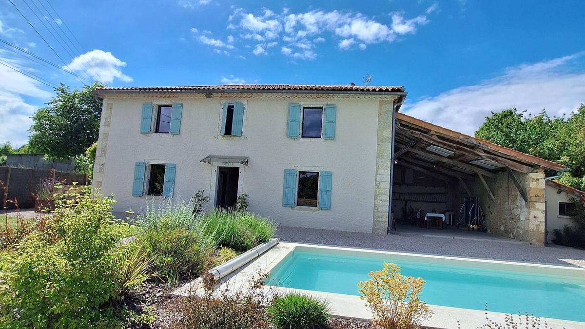 Auch House | House with swimming pool sleeps 13. A 15-minute walk from the historic center of Auch!