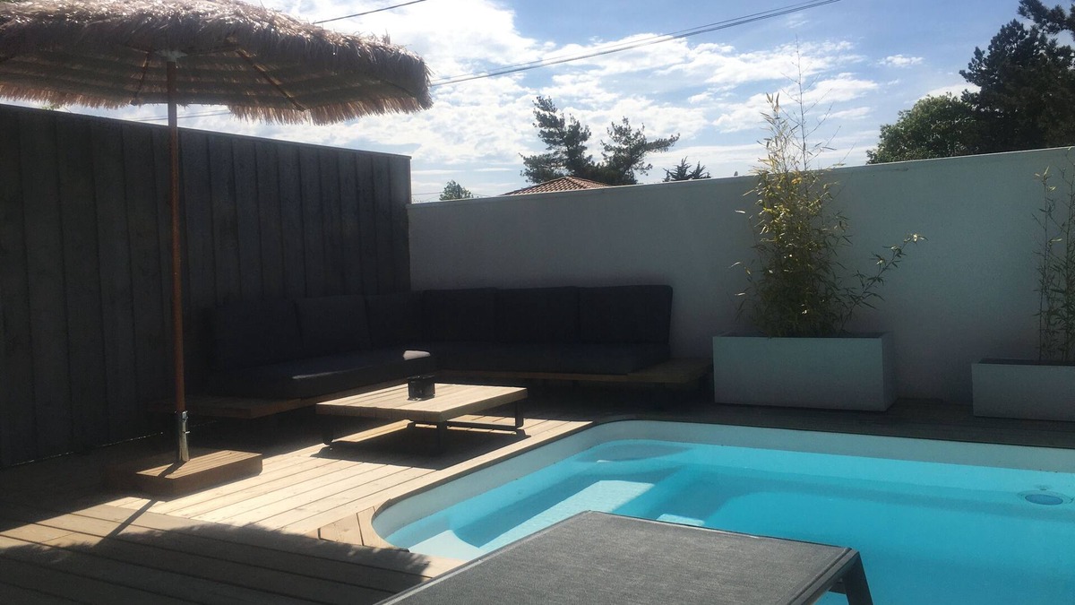 Gujan-Mestras Villa | House with terrace and swimming pool, near the coastal path and Gujan harbours