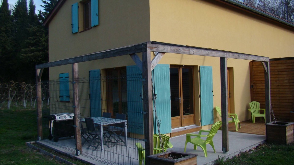 Le Thor House | House with terrace, Avignon festival 12km away, Spirou park and wave island