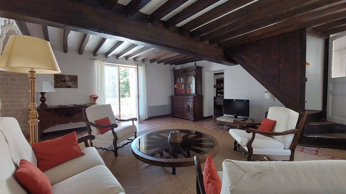 Arcy-sur-Cure House | House with very large garden