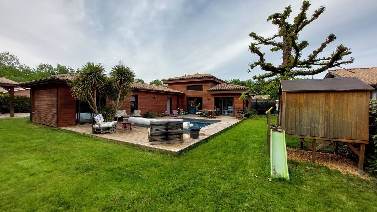 Le Porge House | House wood in peace, ocean, basin, forest. Access on foot village, bike path.
