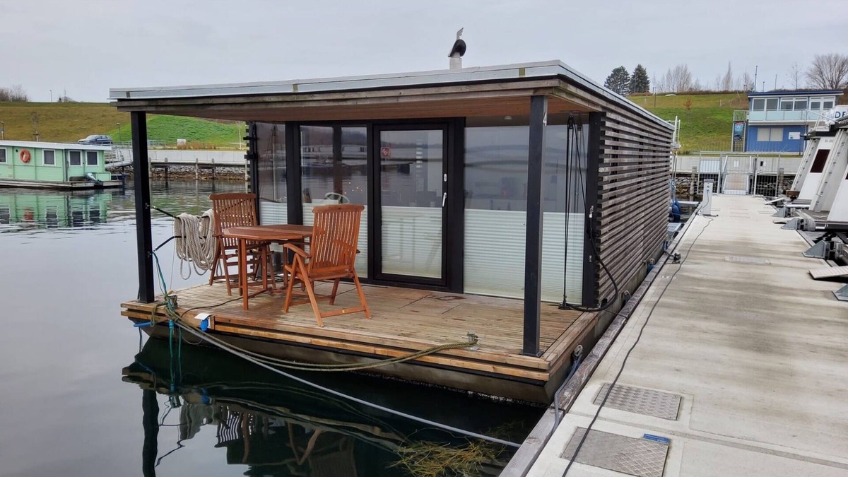 Braunsbedra Boat Rental | Houseboat "Geiselruh" with Lake View, Terraces & Wi-Fi