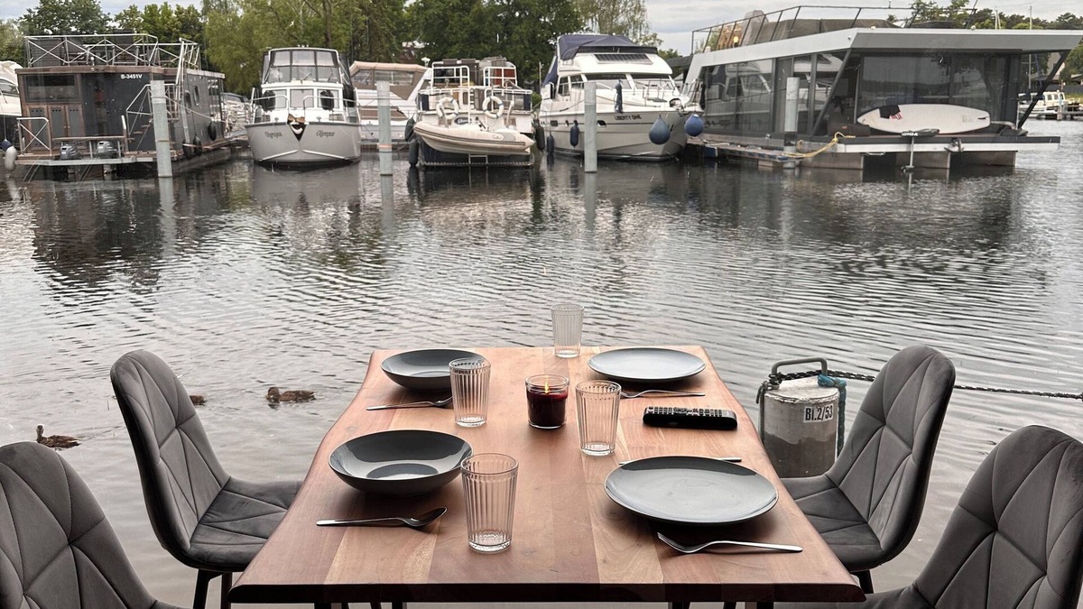 Schmoeckwitz Boat Rental | Houseboat with sauna & fireplace - pure relaxation on the water surrounded by nature