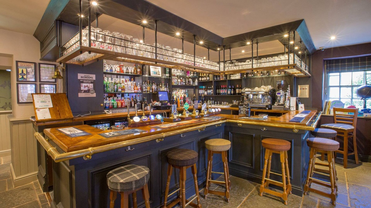 Wing Hotel | Howard Arms