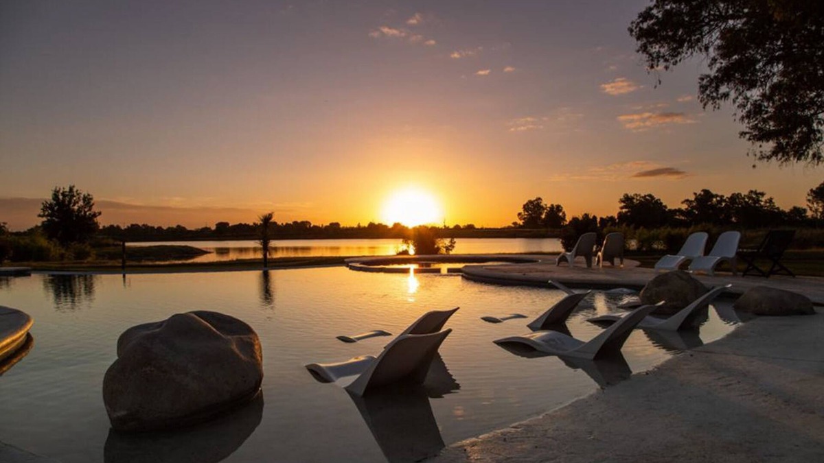 Tristan Suarez Hotel | Howard Johnson by Wyndham Ezeiza Convention Center