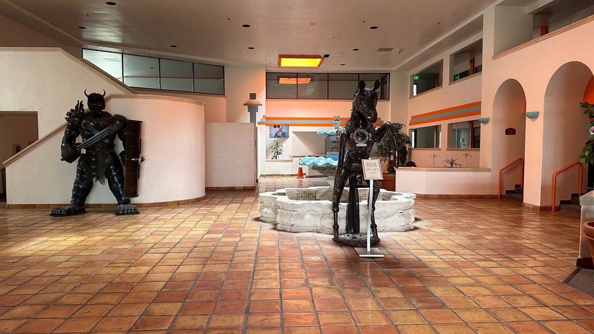Allison Hotel | Howard Johnson by Wyndham Gallup