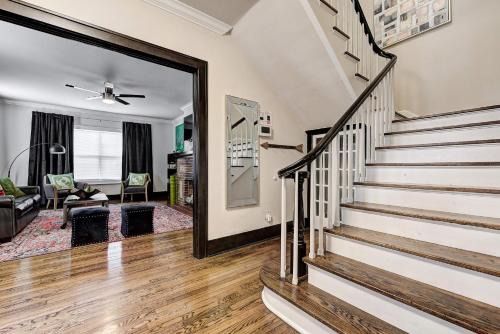Lincoln Terrace Apartment | Howes Capitol II-Sleek & spacious-walk to OU Med