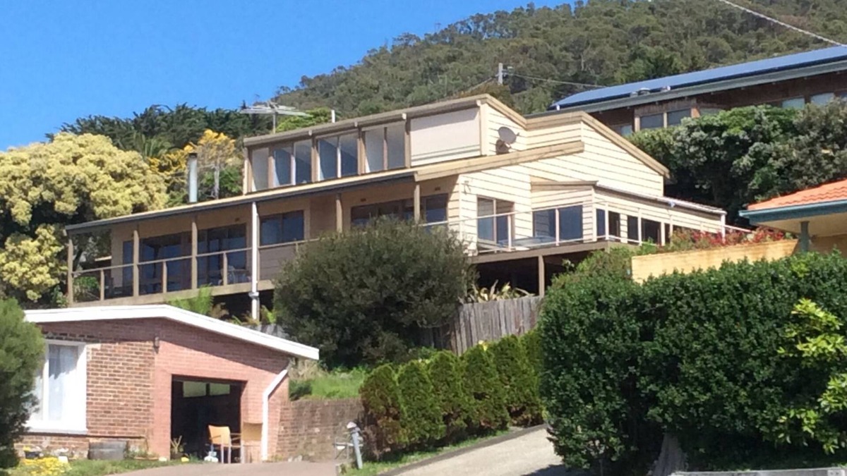 Lorne House | HowLongRicho Retreat