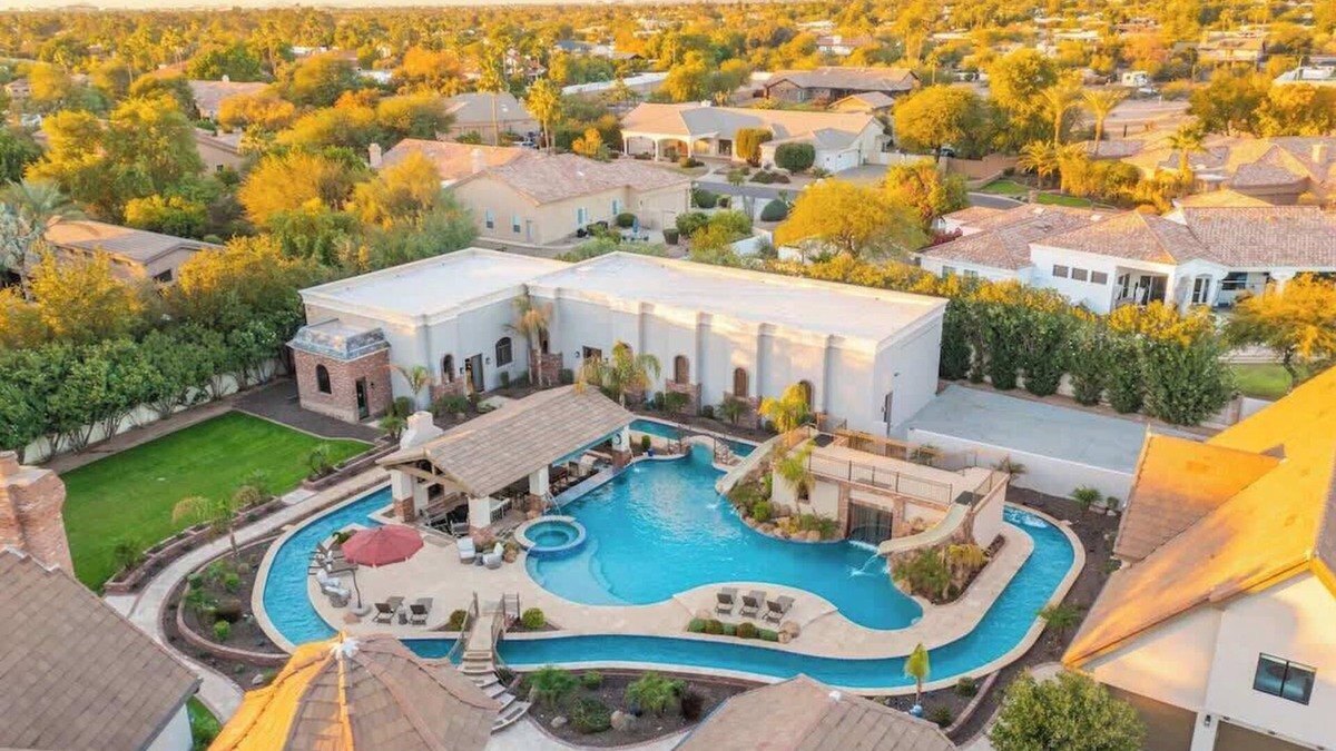 Cactus Acres House | HÓZHÓ Luxe | Lazy River | Indoor Pickleball