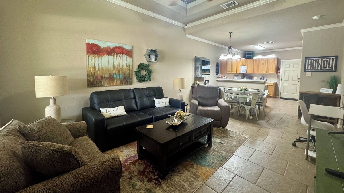 Wellborn House | Huckleberry's Aggieland Hangout