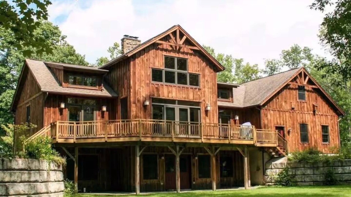 Niverville House | Hudson Valley Lakefront Gem: 6 Bedrooms & Private Waterfront