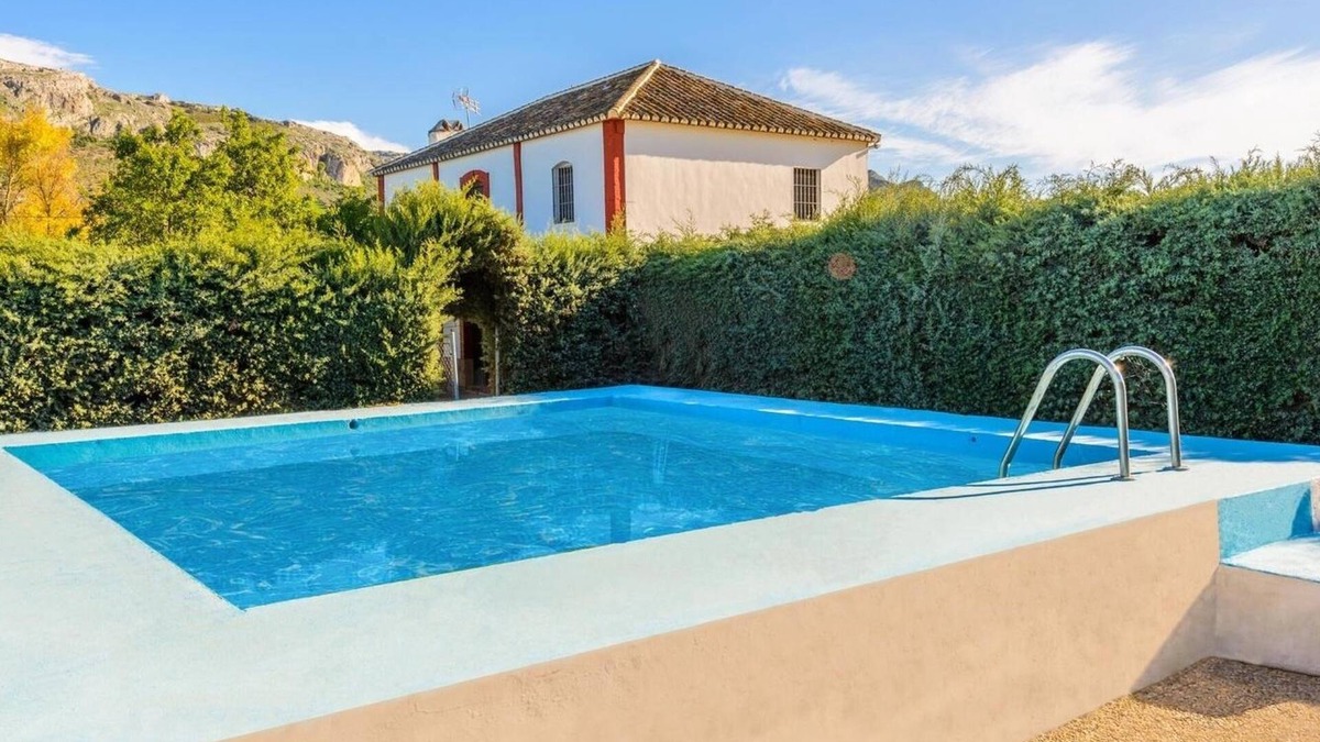 Canete la Real Villa | Huerta Nueva Cuevas del Becerro by Ruralidays