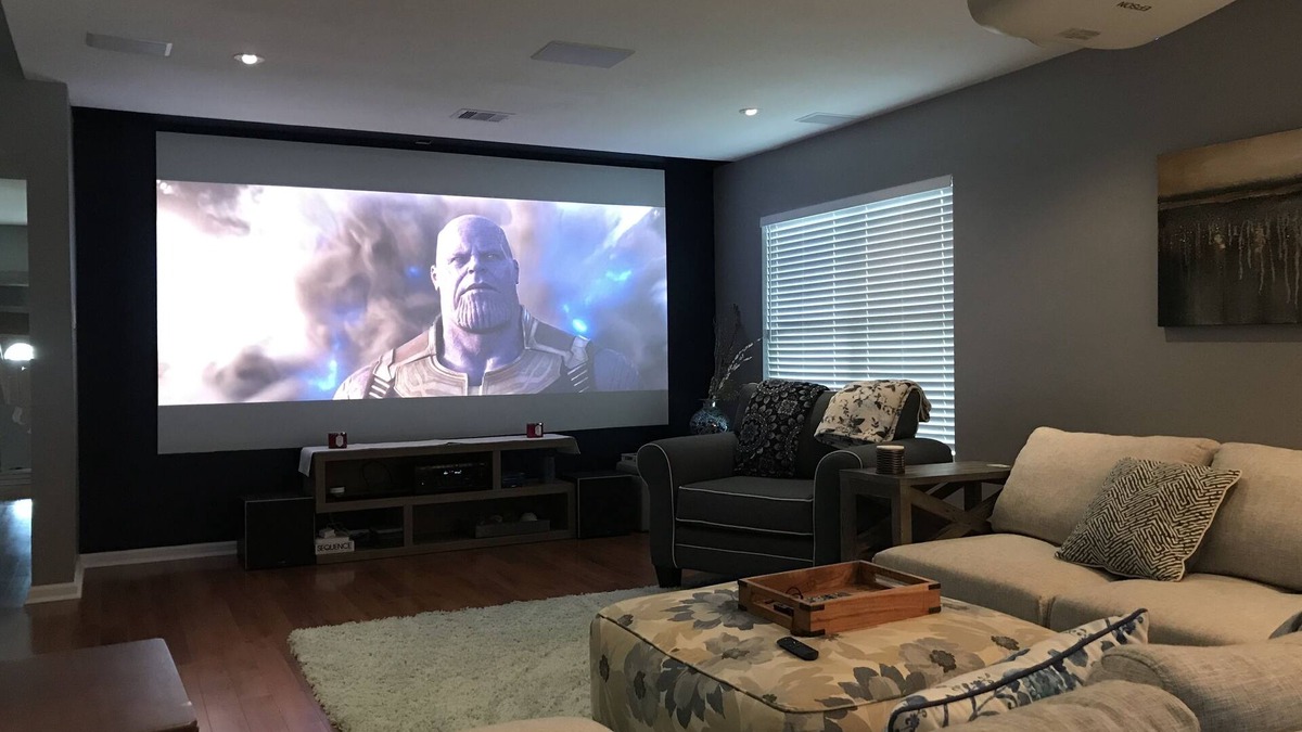 Live Oak House | Huge 2-story, 4-bedroom with 4K Movie Theater and 6 beds
