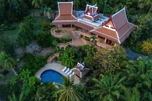 Choeng Thale Villa | Huge 6BR Estate Pool Villa V159