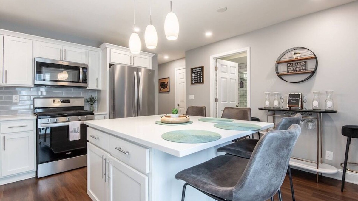 Lower East Side House | HUGE 6BR, Luxe Single Family Home, Best Location!