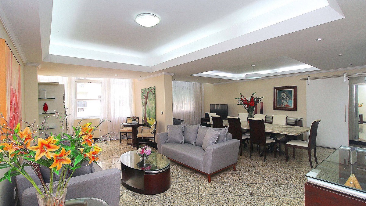 Copacabana Apartment | Huge and luxurious apartment in Copacabana