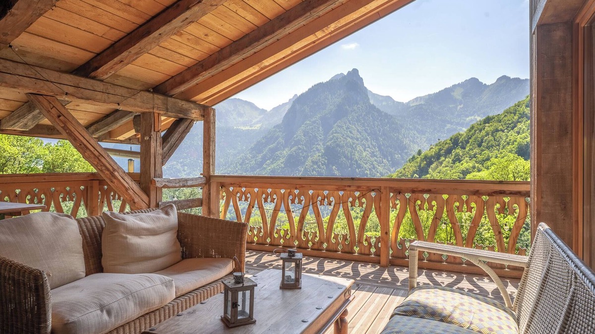 La Baume Ski Chalet | Huge Chic Chalet for Skiing & Summer Fun, Morzine & Avoriaz